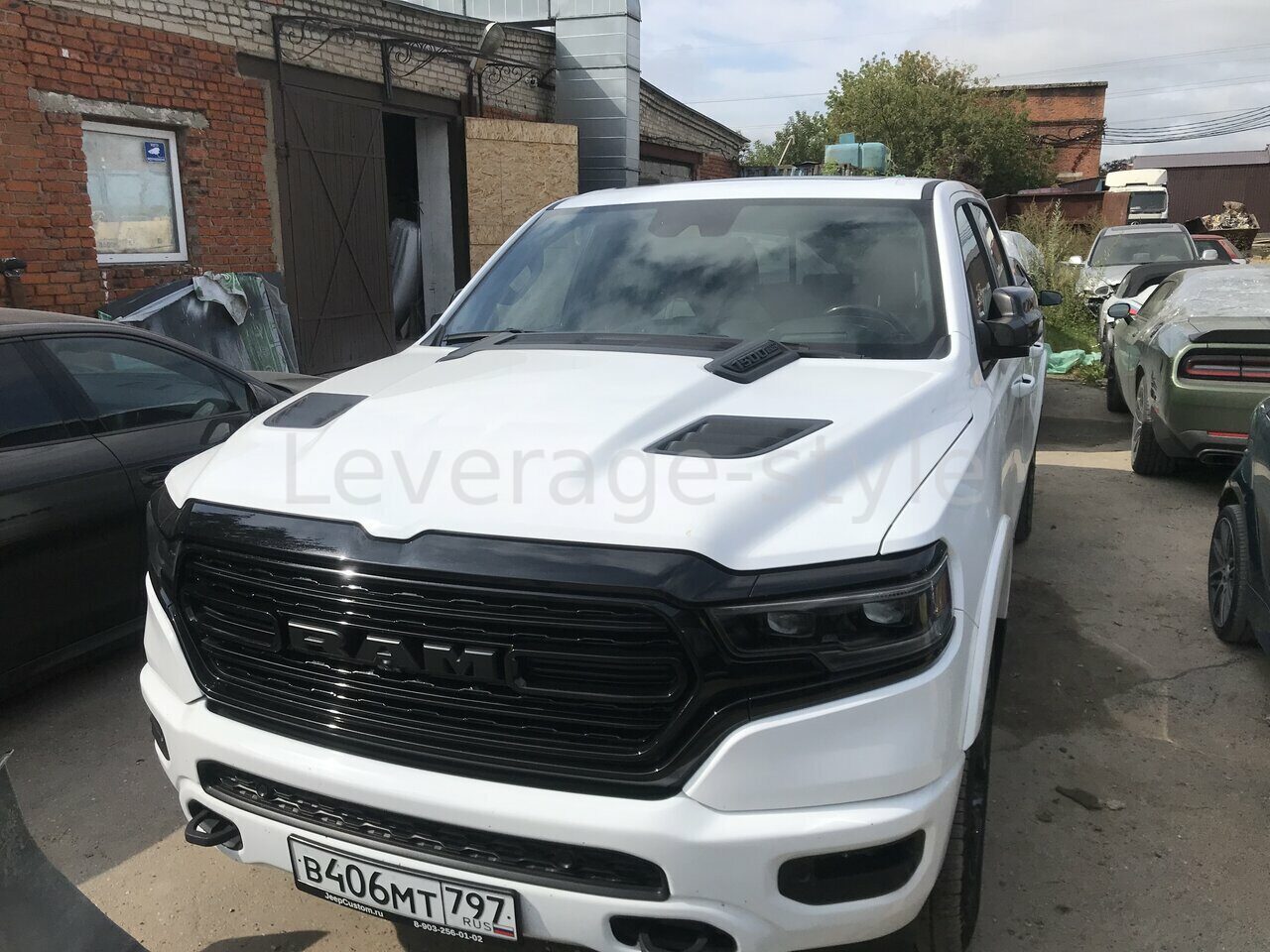 Накладка на капот Dodge Ram 2022