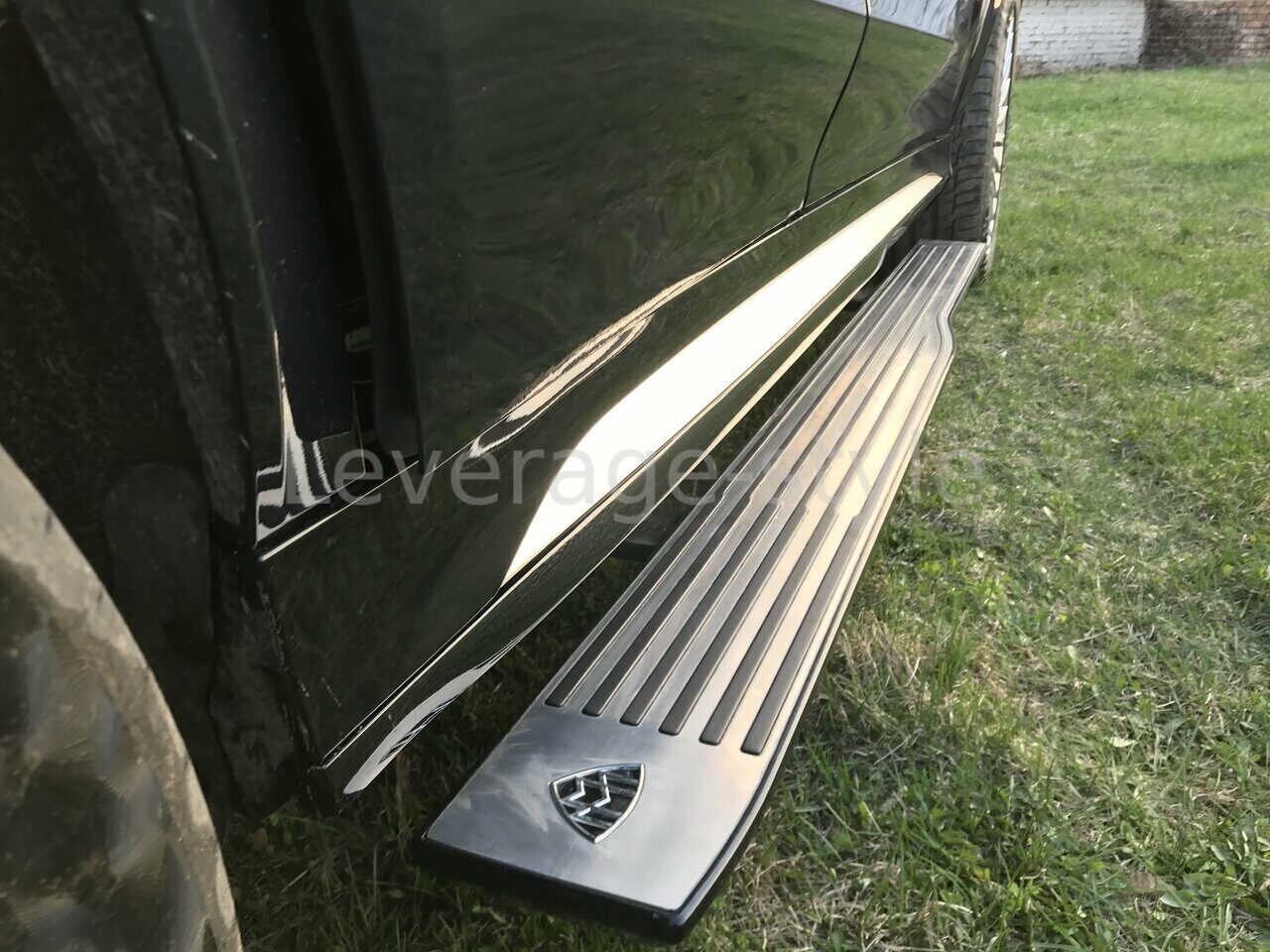 Изготовление порогов в стиле Maybach CLS