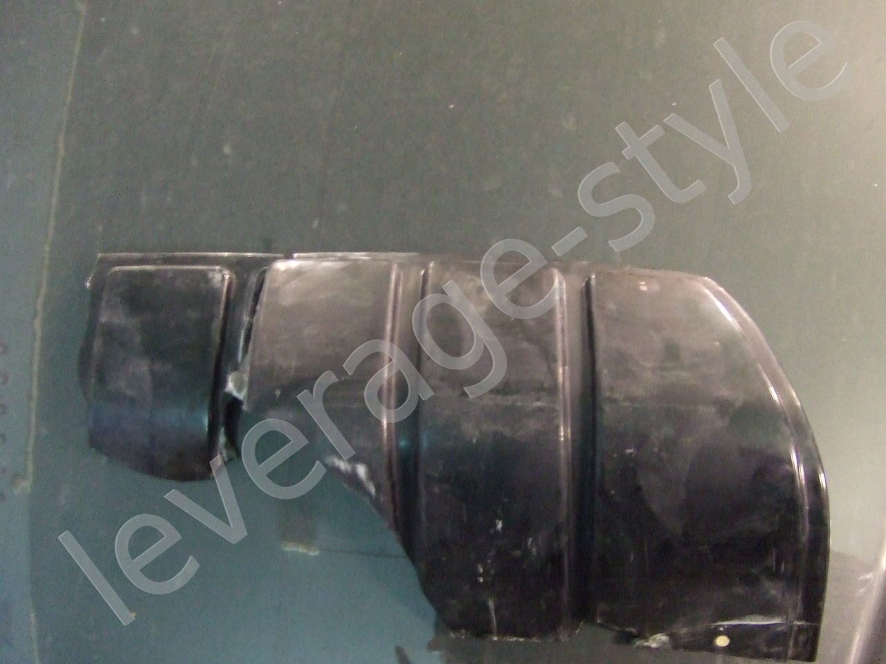 Ремонт накладки на задний бампер AUDI Q5