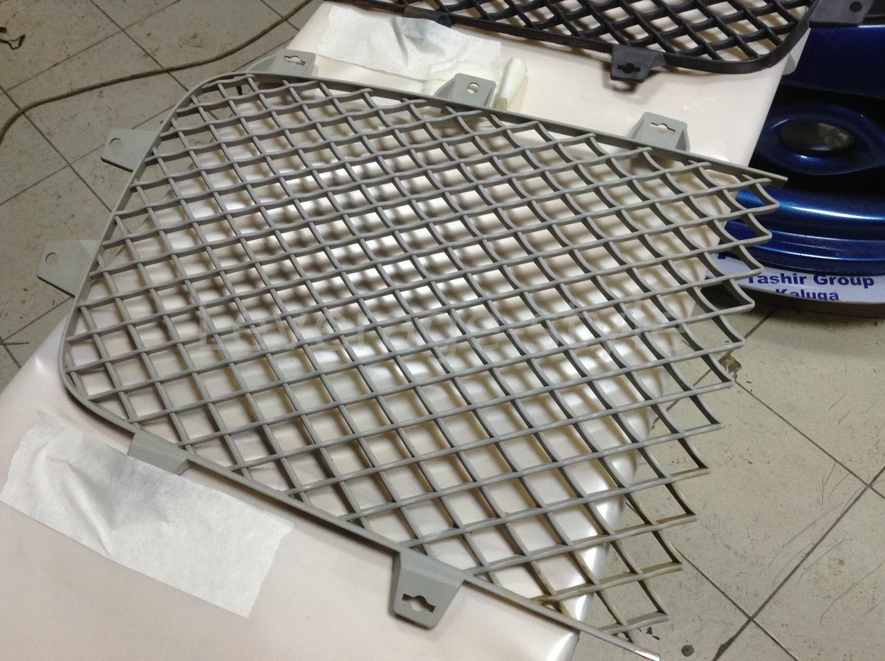 Снятие хрома с деталей Bentley и покраска их