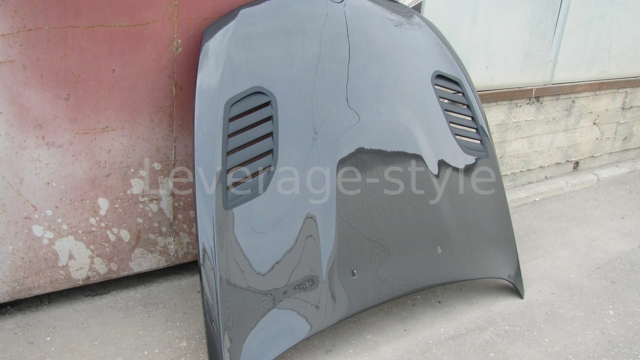 Ремонт капота из карбона