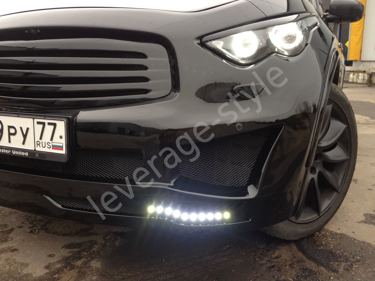 Изготовление подиумов под ПТФ на INFINITI FX 35