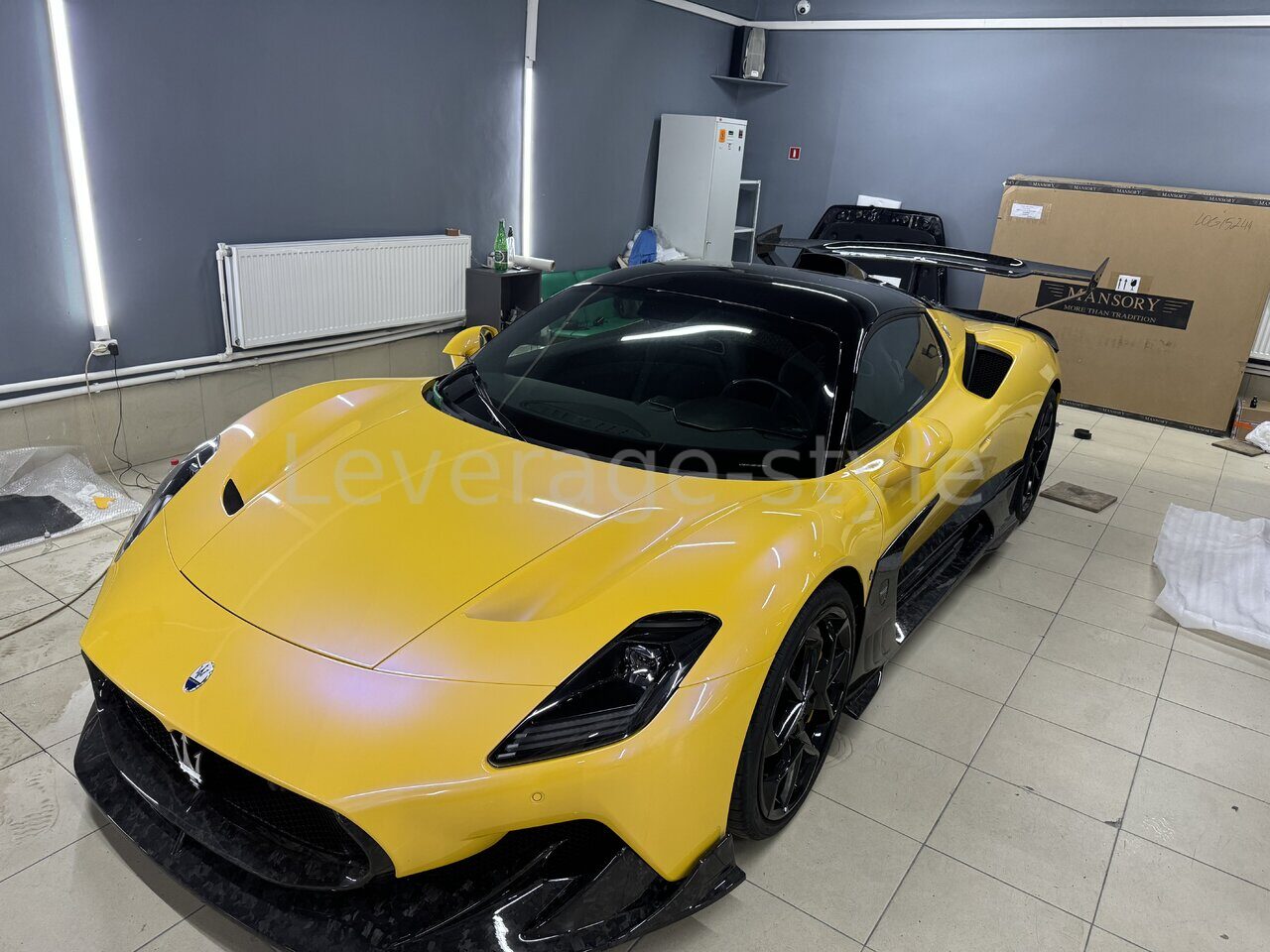 Maserati изготовление накладки на стекло и изготовление спойлера из кованного карбона.