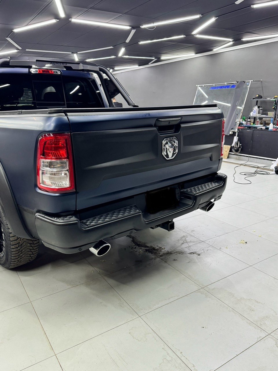 Telegram 1623227 — ram tailgate